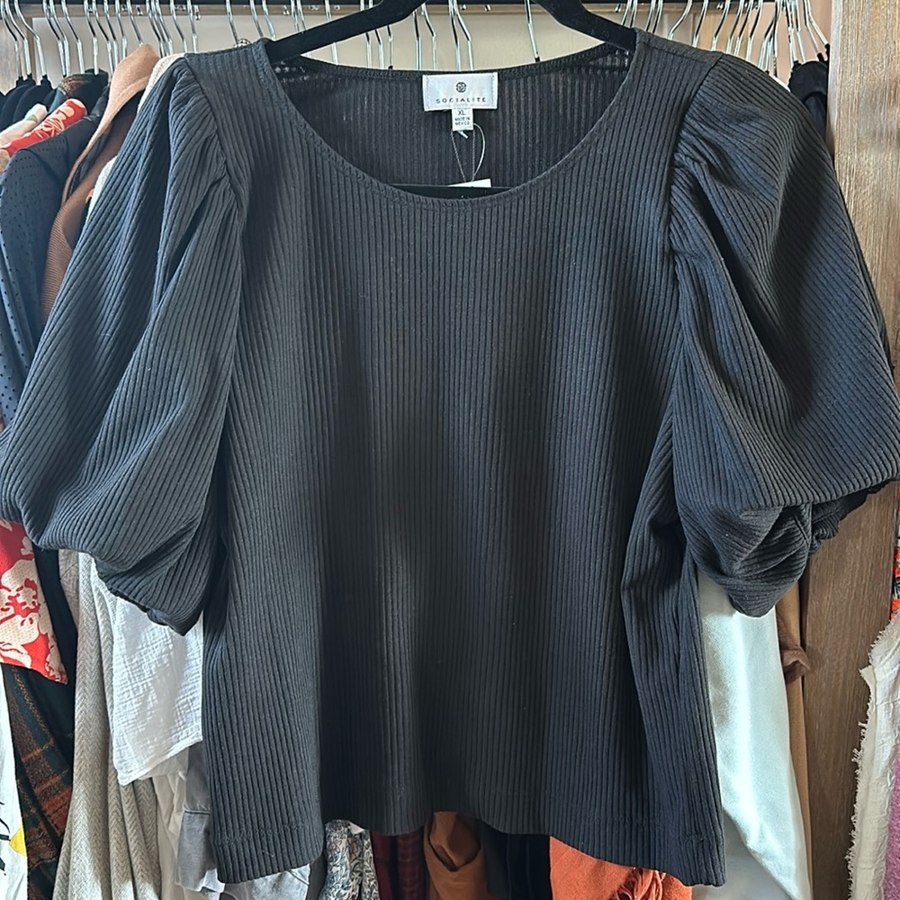Socialite Ribbed Puff Sleeve Top